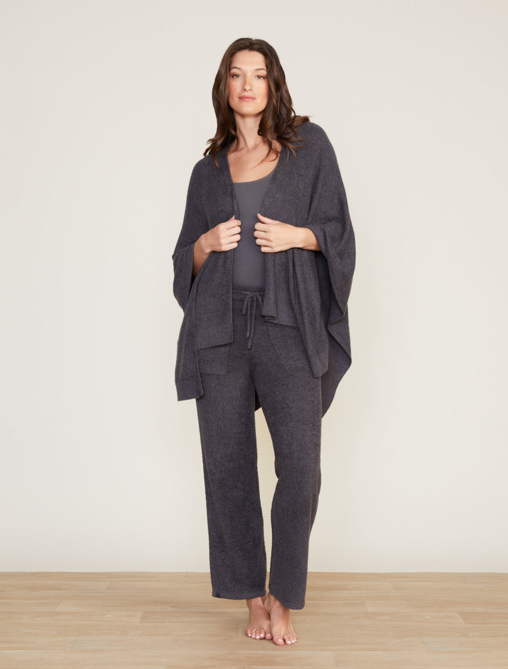 Barefoot Dreams Weekend Wrap - One Size - Carbon