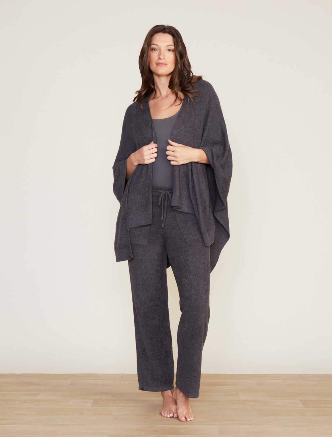Barefoot Dreams Weekend Wrap - One Size - Carbon