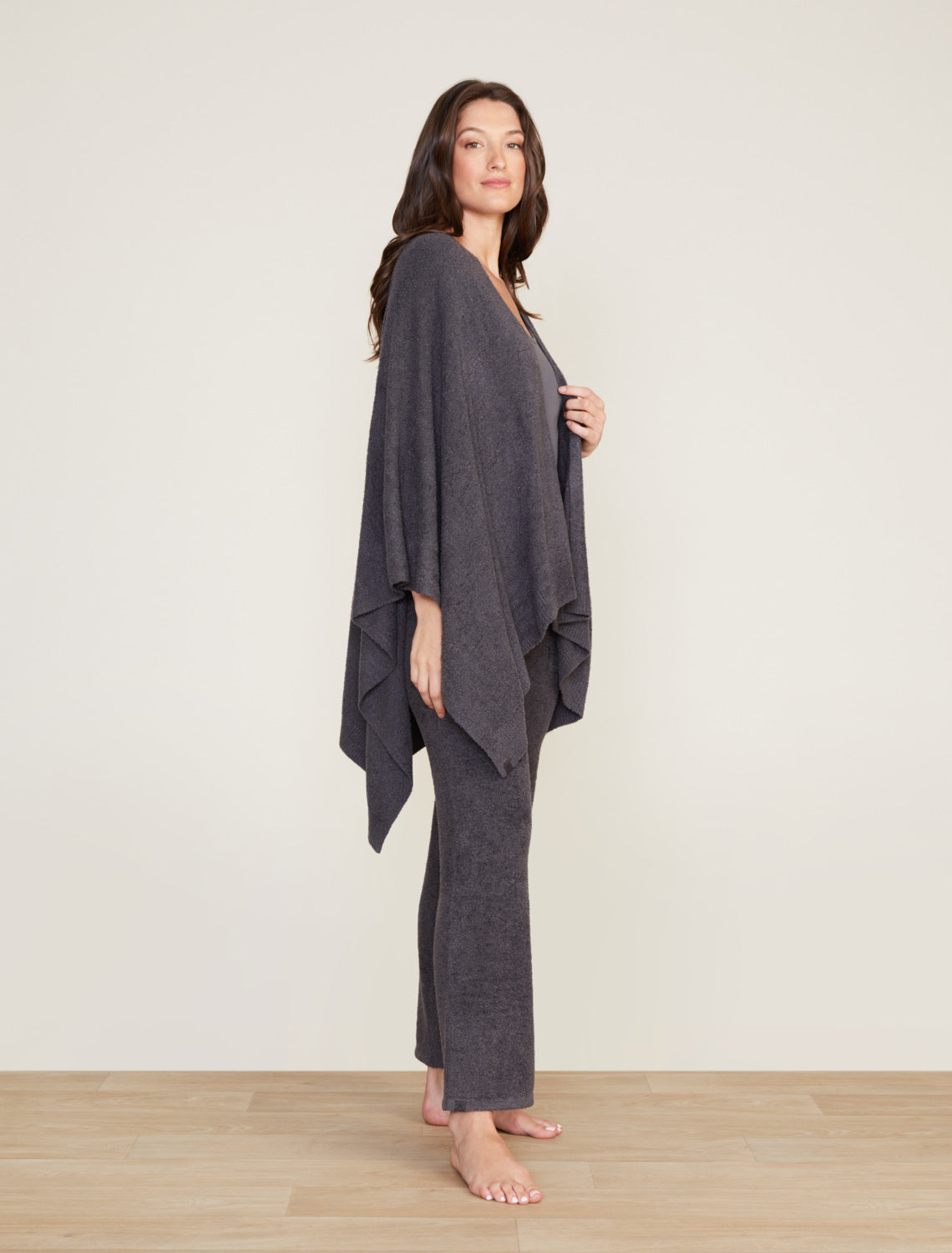 Barefoot Dreams Weekend Wrap - One Size - Carbon