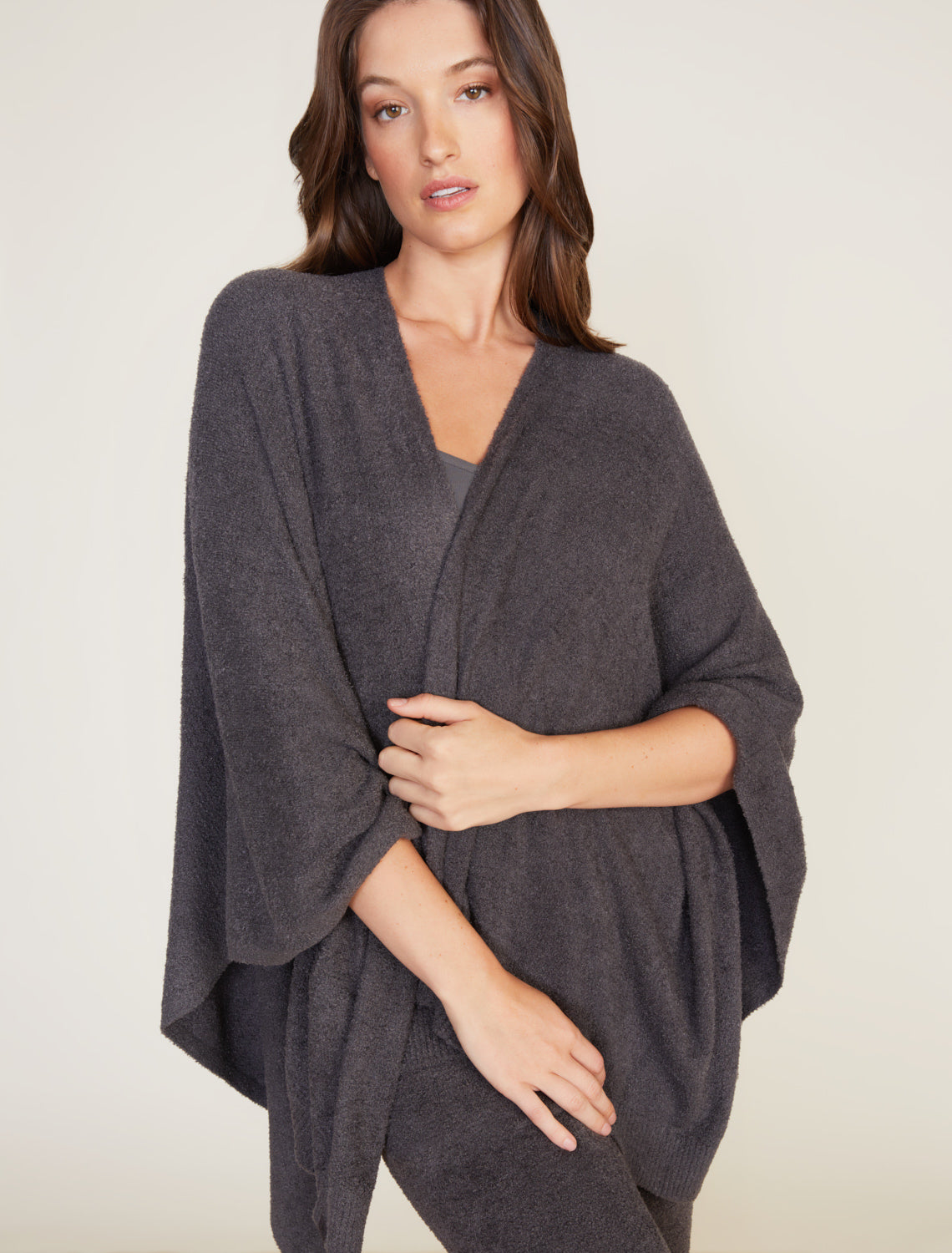 Barefoot Dreams Weekend Wrap - One Size - Carbon
